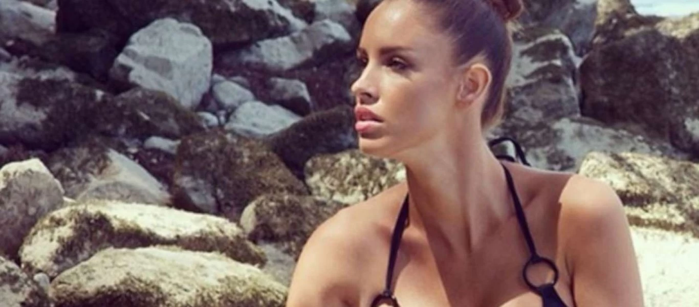 Lucia Javorcekova: Ποζάρει oλόγυμνη στην πισίνα και αναστατώνει τον ανδρικό πληθυσμό (φωτο)